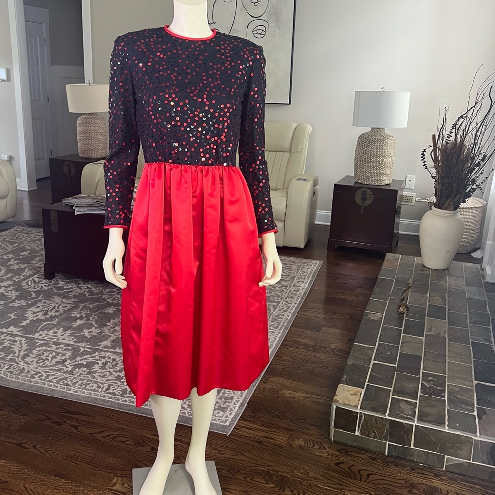 William Pearson, Red and Black Fit and Fla…